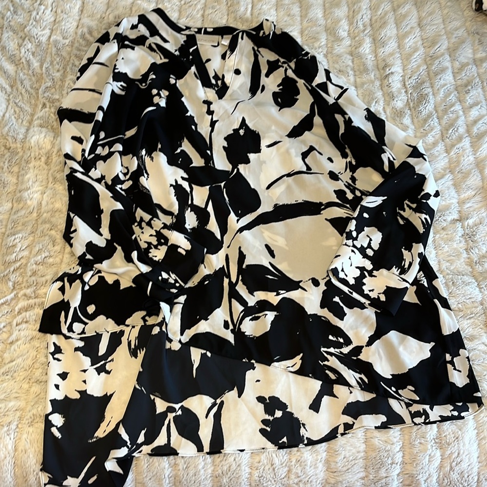 Black and white abstract print asymmetrical tunic